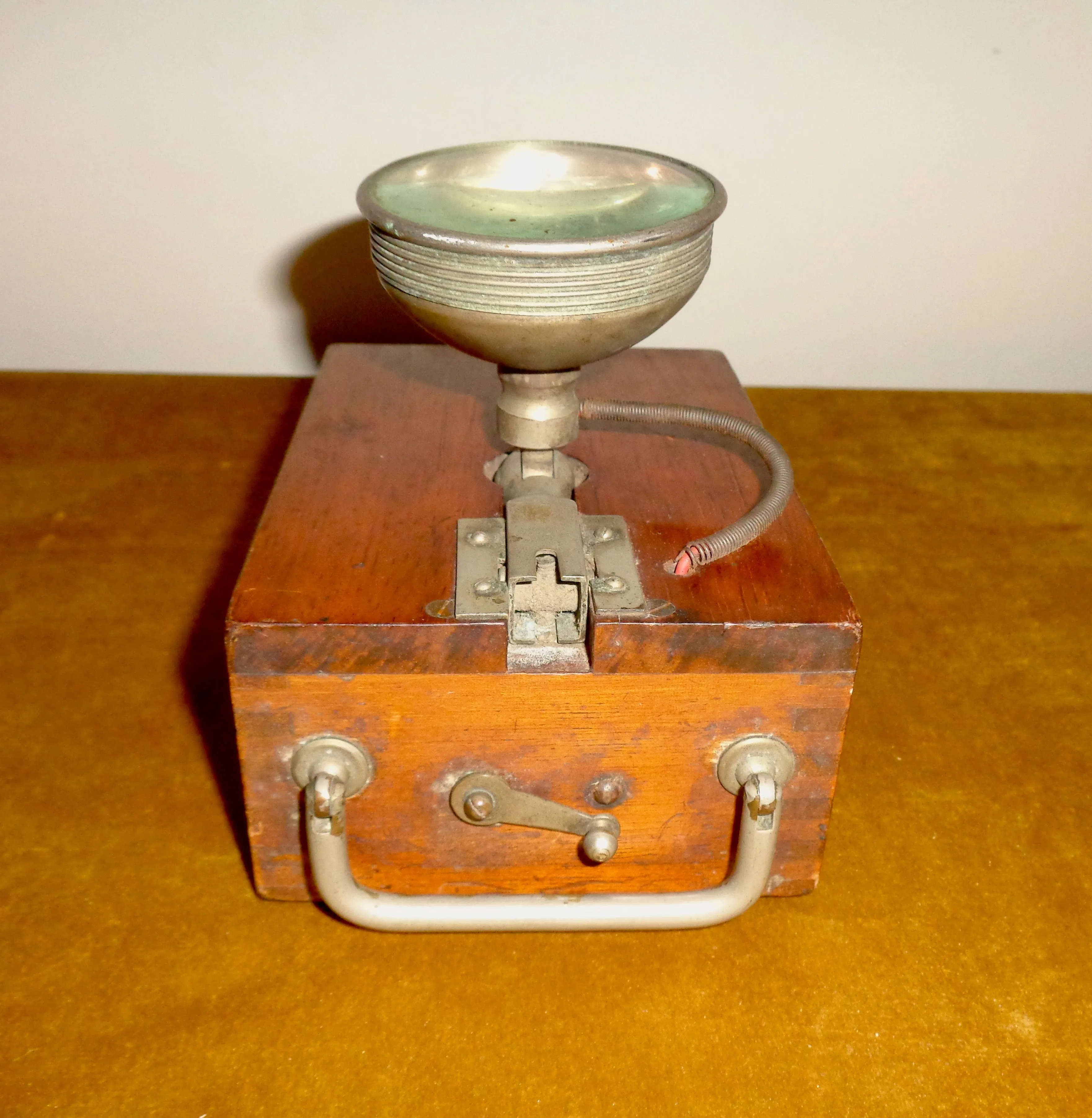 Antique Angled Bulb Torch / Hand Lamp In A Wood Case