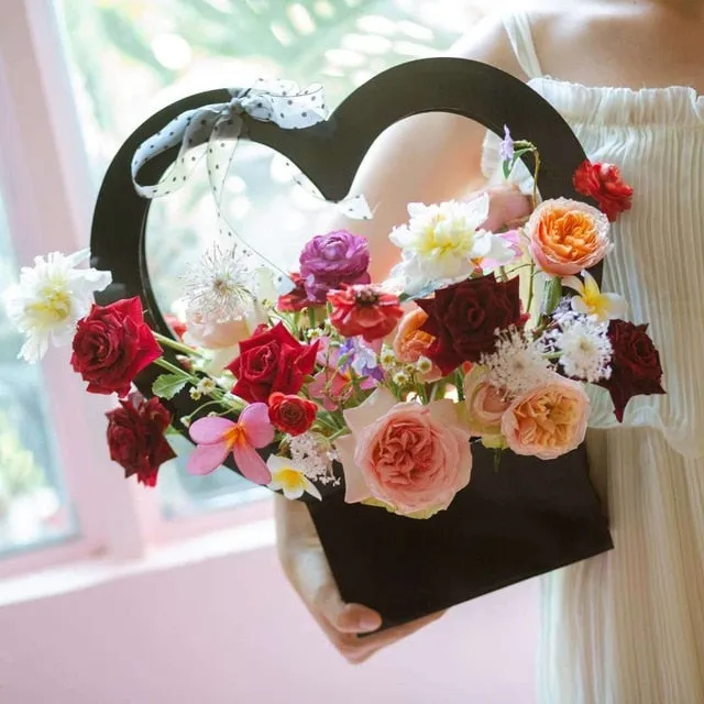 Heart Shape Portable  Flower Box Bag Paper Packaging Box For Weddings